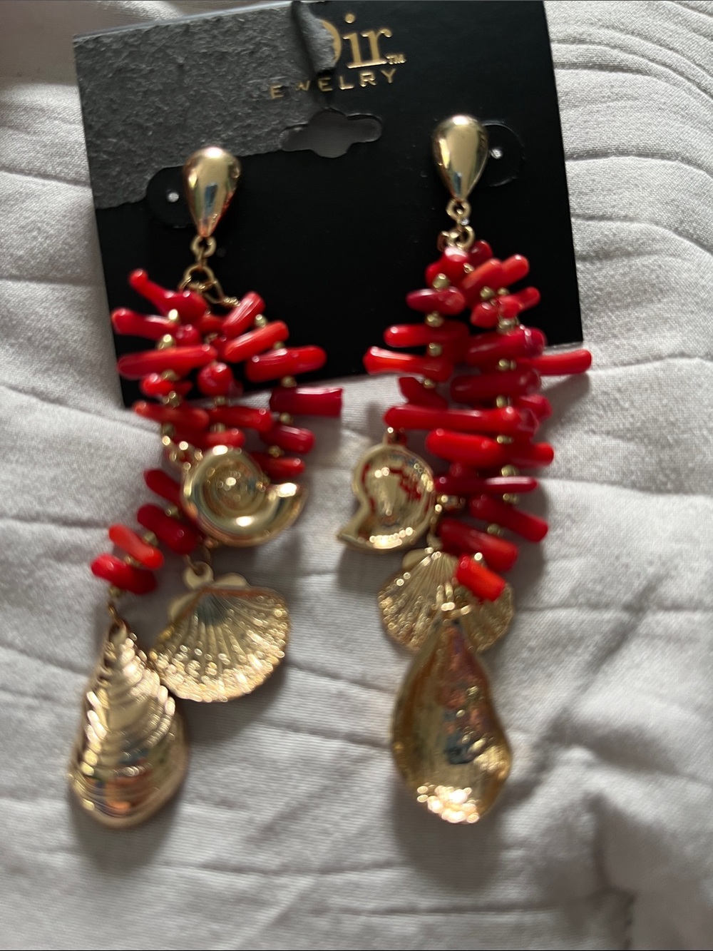Earring - Picture 2 of 4